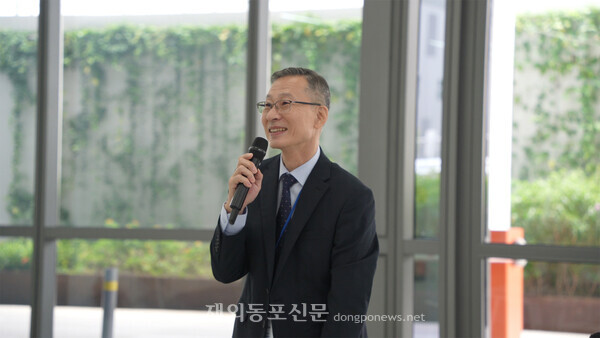 황주섭 싱가포르 한국상공회의소 회장이 ‘제1회 Friends of Korea Day’에서 개회사를 하고 있다.