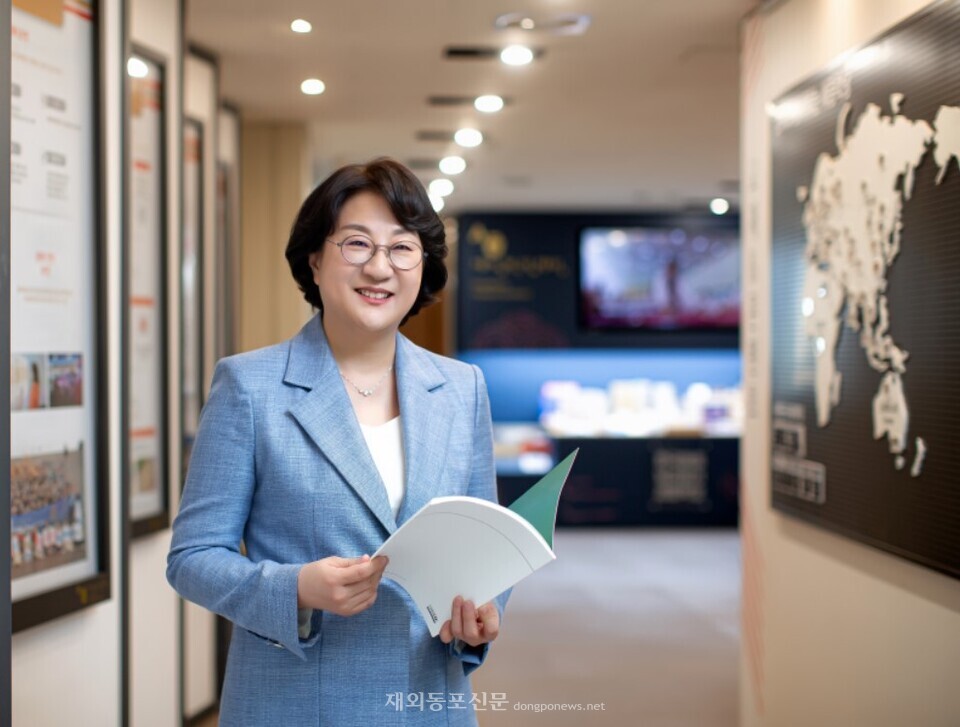 전세계에 한국어와 한국문화를 전파하는 첨병을 길러내고 있는 세종학당재단 이해영 이사장.  