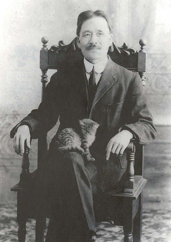 우운 문양목 선생.