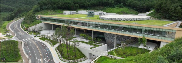'제26차 세계대표자대회 및 2025 KOREA BUSINESS EXPO ANDONG'이 열리는 안동국제컨벤션센터 전경.
