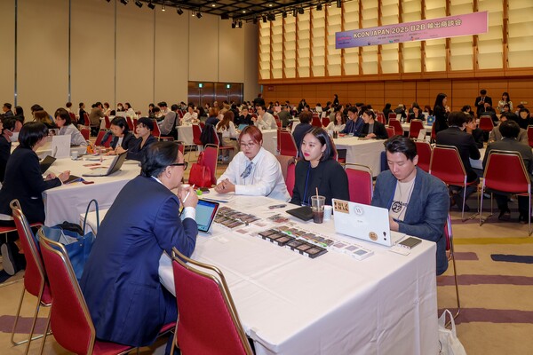 5월 8일 일본 도쿄 국제포럼에서 CJ ENM이 주관하는 ‘KCON JAPAN 2025’와 연계한 B2B 수출상담회 현장의 모습.