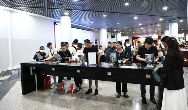 캄보디아 정부가 2025년 7월 1일부터 외국인 여행자를 대상으로 전자 입출국 시스템인 ‘캄보디아 v-패스(Cambodia Visitor Pass)’를 공식적으로 도입했다. [캄보디아 내무부]