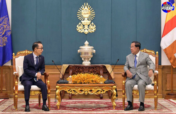 7월 15일 훈센 상원의장을 예방한 박정욱 주캄보디아대사. [캄보디아국영통신사]