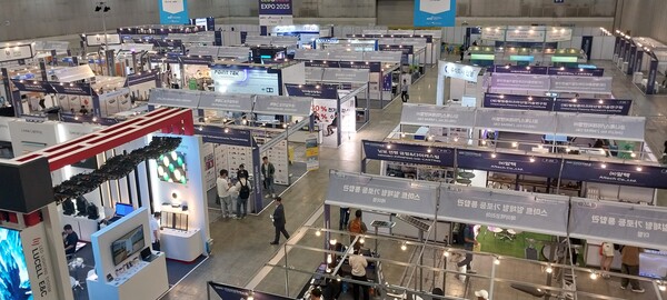 중소기업들이 주로 참여한 '2025 LED엑스포' 전경.