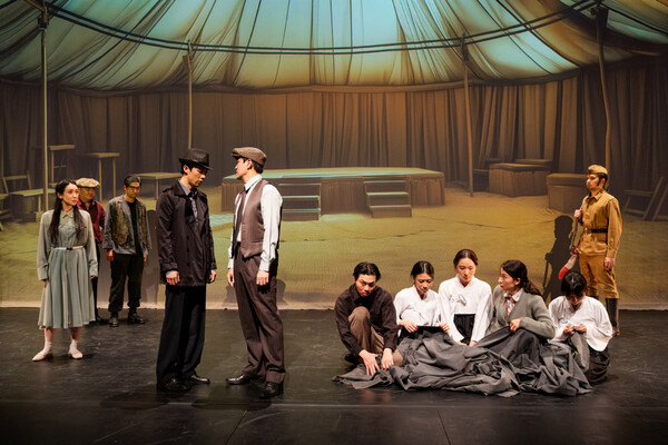 고려인의 강제이주와 역사를 다룬 뮤지컬 '열차 37호' 공연 장면