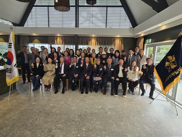 8월 16일 파넬 로즈파크호텔에서 열린 '제21기 민주평화통일자문회의 뉴질랜드협의회' 해단식 기념사진