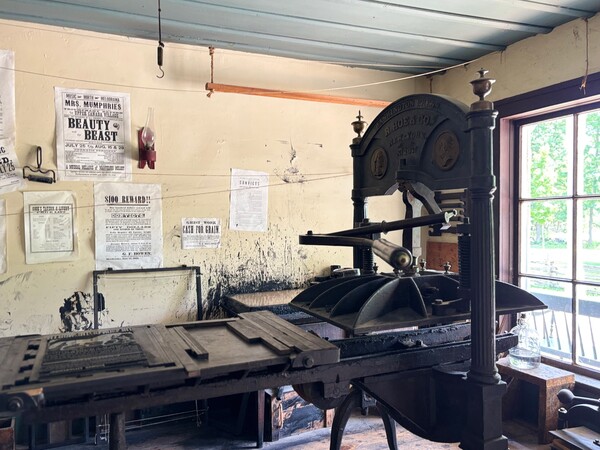 19세기 인쇄소 내부. 고된 수작업이 주를 이루던 당시 인쇄 노동의 현장 (사진=강영자 기자)