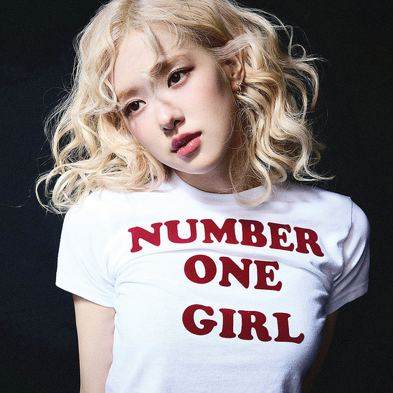 7일 뉴욕 UBS아레나에서 개최된 '2025 MTV 비디오 뮤직 어워즈'에서 '올해의 노래'부문 수상자로 선정된 로제.