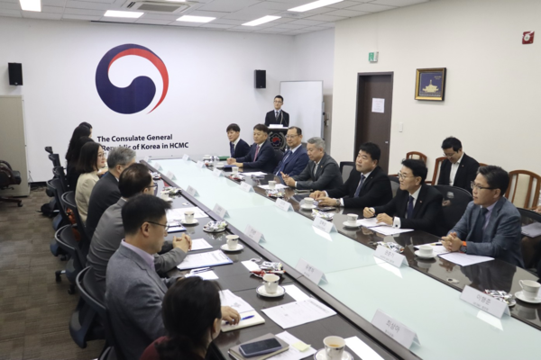 '베트남 남부 진출 우리기업 간담회'에서는 부가세 환급·비자 문제 등 기업 애로사항이 집중 건의됐다.