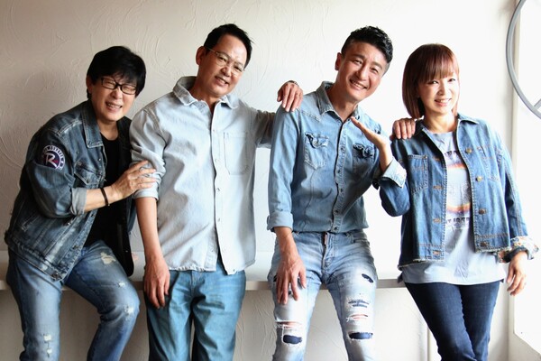 전영록·김민우·이범학·원미연 4인방이 '어게인 가요톱텐'이라는 이름으로 해외 공연을 준비하고 있다. 10월 4일 국내 시범 공연으로 강서구 스카이 아트홀에서 합동 콘서트를 개최한다.