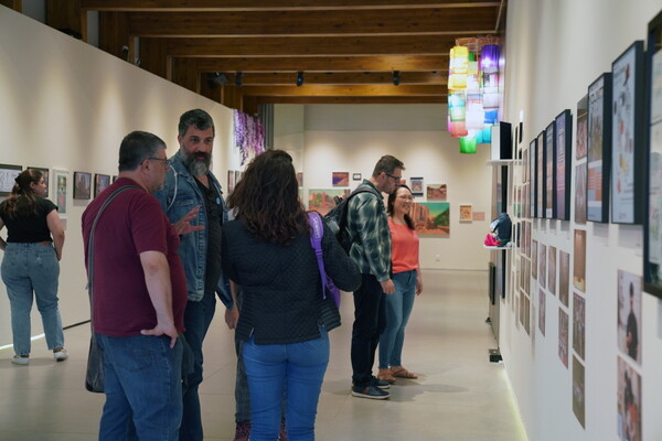 이번 전시회에는 “생존의 숲”, “한국의 빛” 등 유명 작품들이 전시 돼, 현지 방문객들의 뜨거운 호응을 얻고 있다.