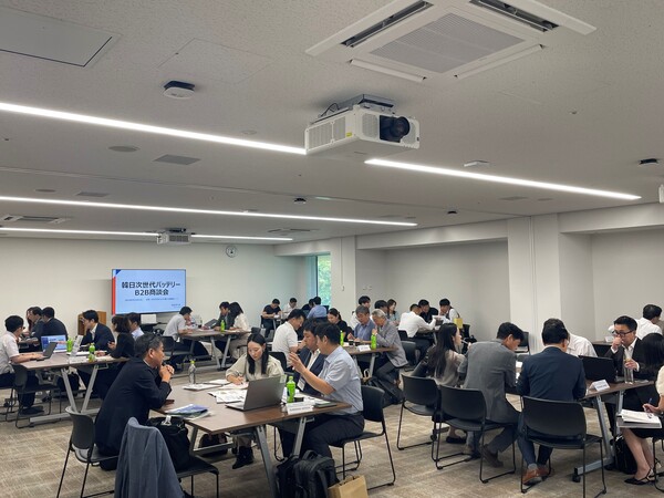 KOTRA는 9월 18일 일본 나고야에서 주나고야 대한민국 총영사관, 아이치 차세대 배터리 추진 컨소시엄과 공동으로 ‘2025 한-일 차세대 배터리 플라자’를 개최했다. 상담회 현장의 모습.