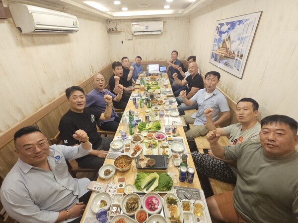 9월 25일 20여명의 회원들이 참석한 한-베가족협회 월례회에서는 '체험수기 공모', '한베가족협회 공식 홈페이지 가동' 등 다양한 현안들이 심도있게 논의됐다.