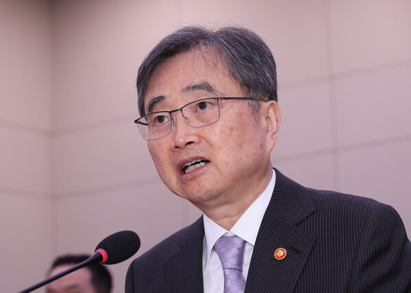조현 외교부 장관이 13일 서울 여의도 국회에서 열린 외교통일위원회 국정감사에서 의원 질의에 답하고 있다. [연합뉴스]