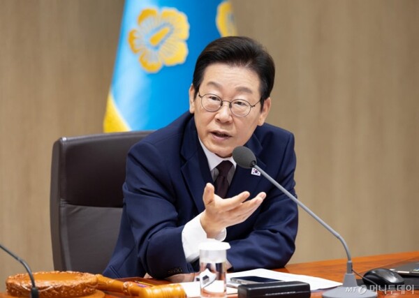 이재명 대통령은 지난 9월 14일 대통령실 청사에서 열린 국무회의에서 캄보디아에서 잇따른 한국인 대상 취업 사기 및 감금 등 범죄와 관련 "피해자들을 보호하고 사건 연루자들을 국내로 신속하게 송환해야 한다"고 밝혔다. [대통령실]