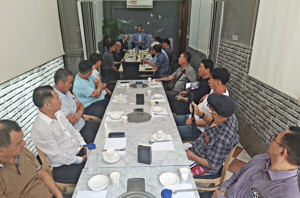 최근 국내를 떠들썩하게 만든 캄보디아 온라인 사기 범죄 사태와 관련해 지난 10월 25일 캄보디아 한인들이 모여 비상대책위원회를 결성했다. [박정연 재외기자]