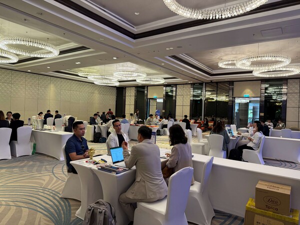 농식품부와 코트라는 10월 23일부터 사흘간 라오스 비엔티안에서 식자재 현지 수출상담회 및 판촉전을 개최했다. 23일 열린 B2B 수출상담회의 모습.