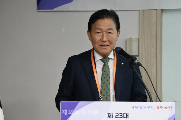 연임에 성공한 박종범 제23대 월드옥타 회장이 11월4일 서울 여의도 중소기업중앙회에서 열린 취임식에서 취임사를 하고 있다. [황복희 기자]