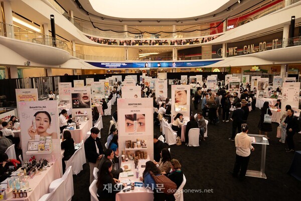 미국 뉴저지 아메리칸드림몰에 마련된 ‘2025 뉴욕 한류박람회(KBEE 2025 NEW YORK)’ B2B 수출상담장 모습.