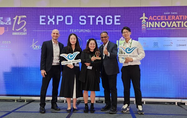 인천국제공항은 지난 11일 저녁 싱가포르 마리나베이 샌즈에서 열린 ‘2025 아태 선도기업 시상식'에서 공항부문 최고상(Winner)을 수상했다.