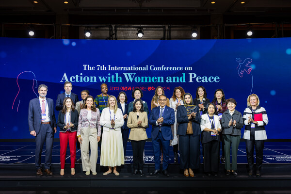 외교부는 13일 롯데호텔 서울에서 제7차  '여성과 함께하는 평화 국제회의'를 개최했다.