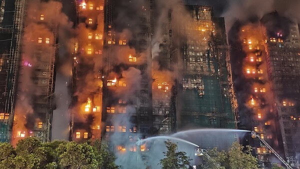 홍콩아파트 화재참사로 44명이 사망하고 279명이 실종됐다. 