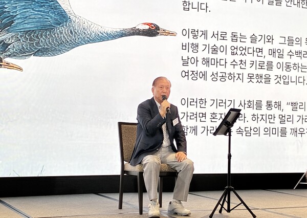 1월13일 정영수 CJ그룹 글로벌경영 고문이 싱가포르한인단체가 주최한 신년하례식에서 덕담을 전하고 있는 장면.