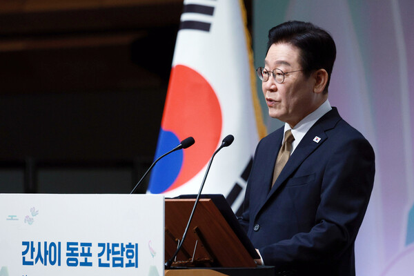  이재명 대통령이 14일 일본 나라현의 한 호텔에서 열린 간사이 동포 간담회에서 발언하고 있다. [연합뉴스]