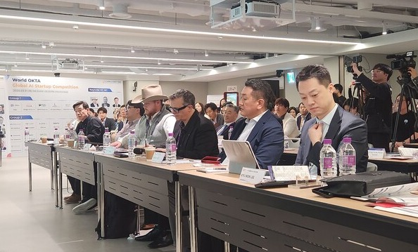 실리콘벨리 등 미주주요 도시의 벤쳐캐피털(VC) 및 국내 투자전문가 들이 참가한 심사위원단.