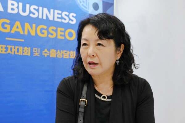 지난 3월31일 서울 강서구 마곡에서 열린 '2026 Korea Business EXPO 강서' 현장에서 본지와 인터뷰를 하고 있는 송미숙 뉴저지 한인회장. 