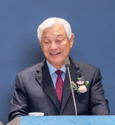 지난해 열린 교육포럼에서 인사말하는 박옥수 IYF 설립자.