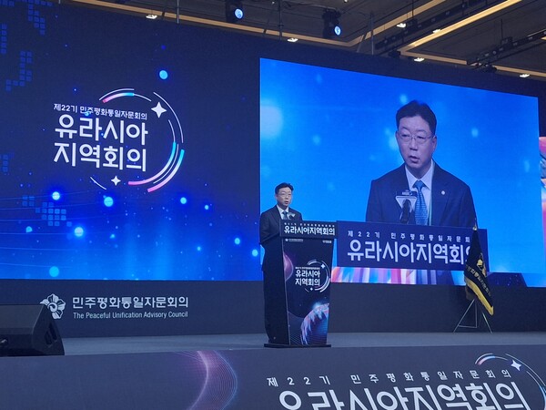 서만교 중국부의장 인사말 모습.