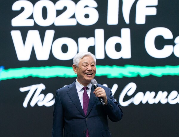 개회사하는 박옥수 IYF 설립자