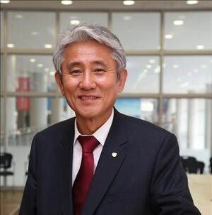 '가방 하나로 전세계 정복' 박병철 회장, 한국외대에 70억 부동산 기부 - 뉴스 썸네일 이미지